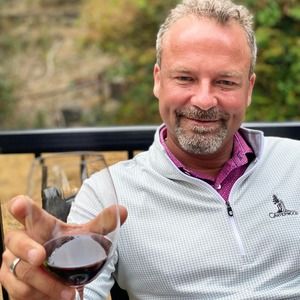 Meet your Posher, Tom